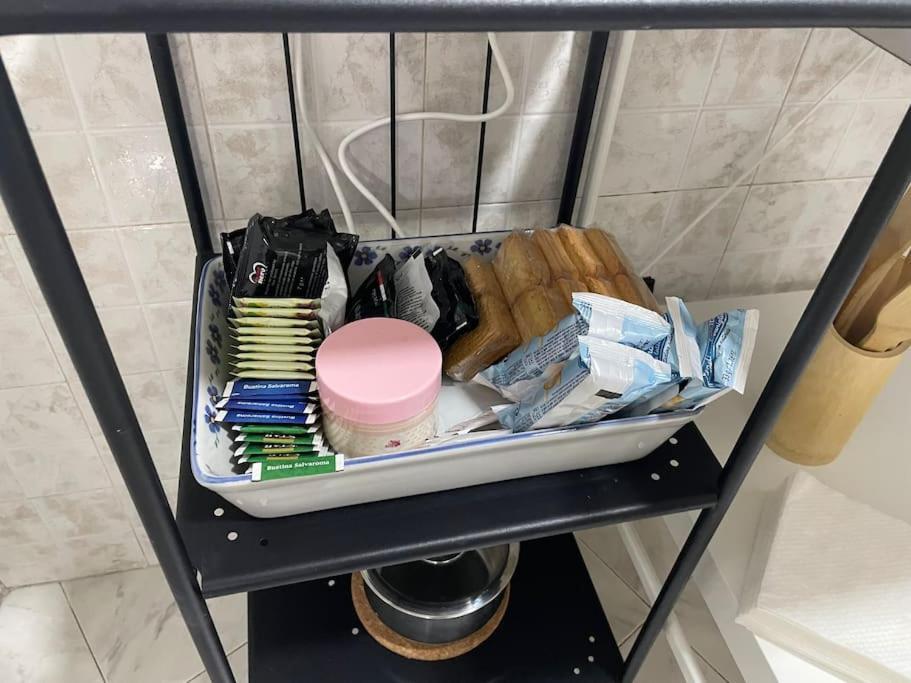 Emyesabi Apartment Napoli Bagian luar foto